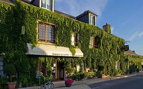 Logis Hotels Auberge Du Centre Chateaux de la Loire
